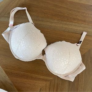Victoria’s Secret 38DDD push up bra new with tags